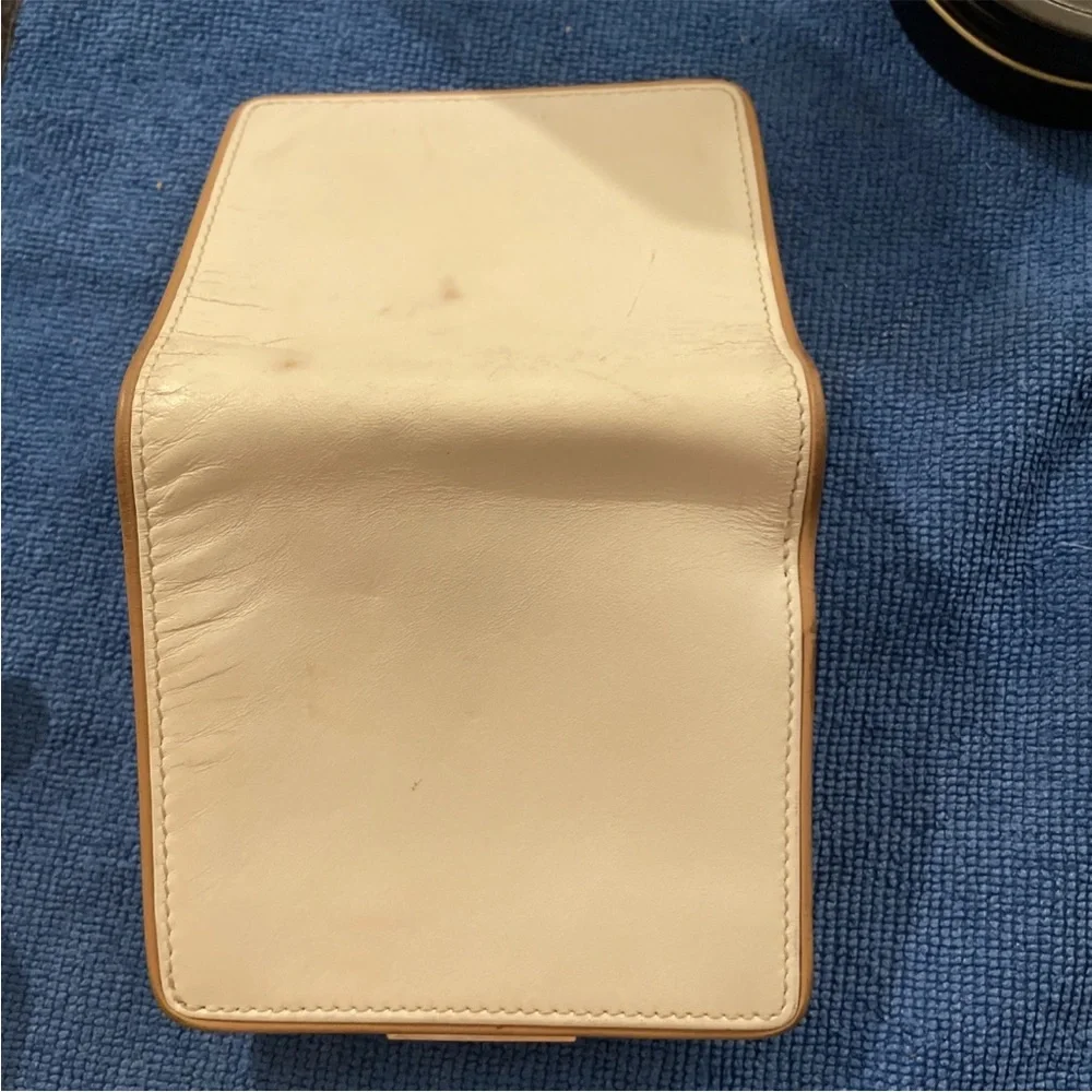 Coach White Leather Wallet Y2K Era Snap Closure 🔥 - Picture 2 of 15